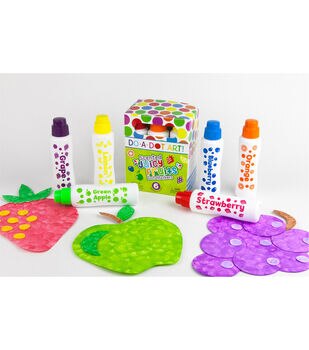 Spin Master 12oz Kinetic Sand Shimmering Sand Molds