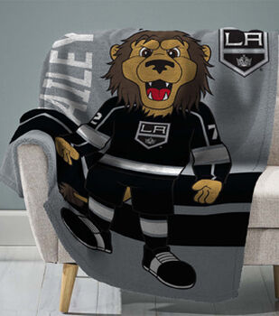 Bailey - Kings mascot in card form : r/losangeleskings