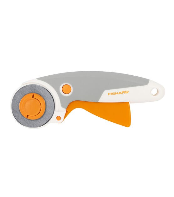 Fiskars 45mm Comfort Stick Rotary Cutter for Fabric - Titanium Rotary  Cutter Blade - Craft Supplies - Crafts, Sewing, and Quilting Projects 