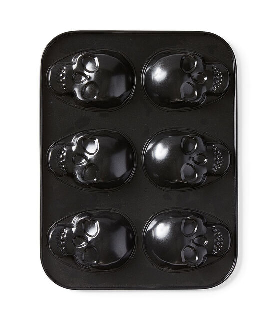 6 Cavity Halloween Skull Non Stick Pan by Place & Time