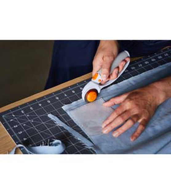 Fiskars 12x18 Cutting Mat, , hi-res, image 6