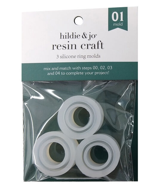 ASSORTED SIZES OF PLASTIC CRAFT RINGS