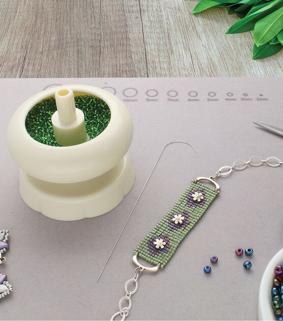 How to Use a Beading Board to Make a Strung Necklace from Start to