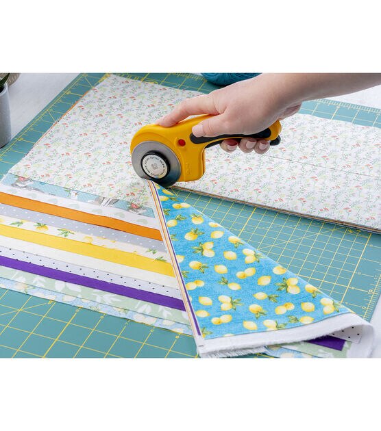 60mm Rotary Cutter - Ergonomic Rotary Cutter by Quilters Select