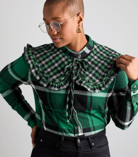 Woman’s Tie-On Collar with Ruffles