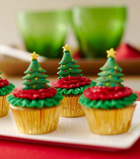How to Make Christmas Tree Cupcakes | JOANN