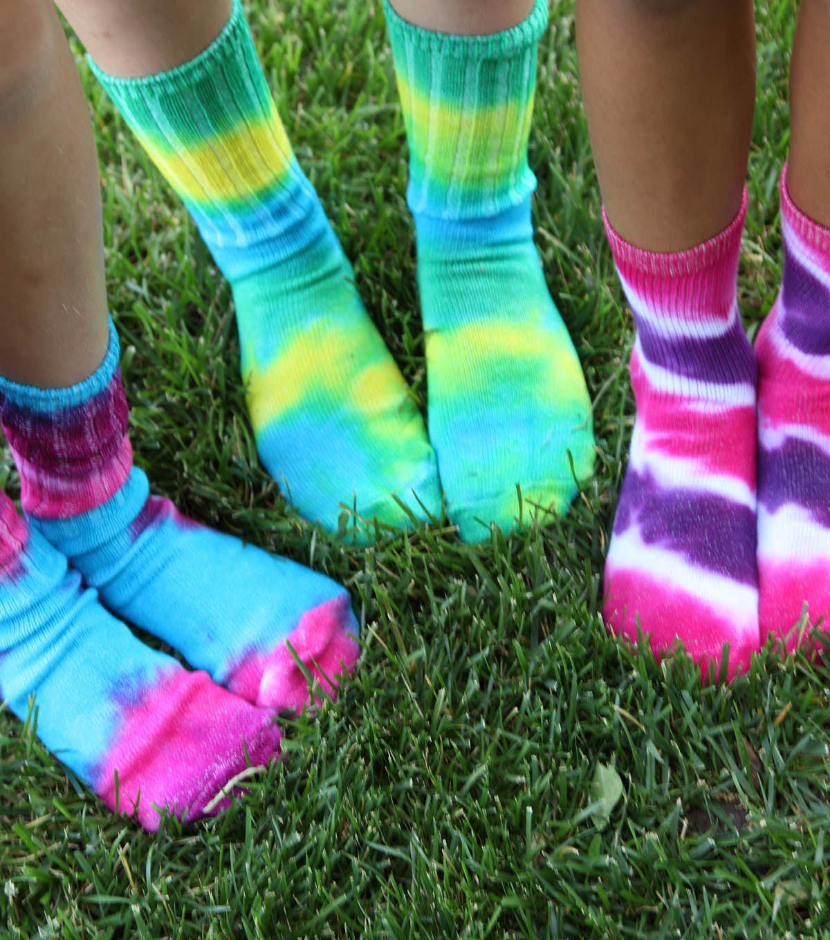 How To Tie Dye Socks DIY Tie Dyed Socks JOANN   2653867P298 